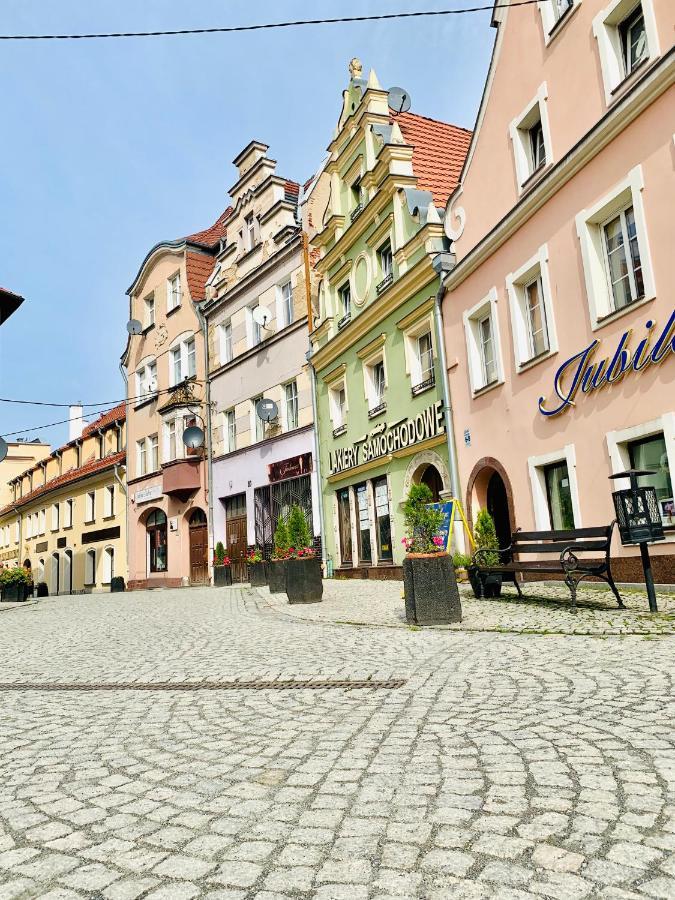 Apartament W Samym Sercu Miasta Z Darmowym Parkingiem Pod Zlotym Lwem -Hotel VI Kłodzko Exteriör bild