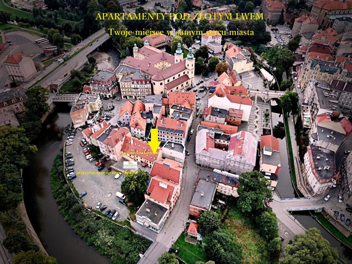 Apartament W Samym Sercu Miasta Z Darmowym Parkingiem Pod Zlotym Lwem -Hotel VI Kłodzko Exteriör bild